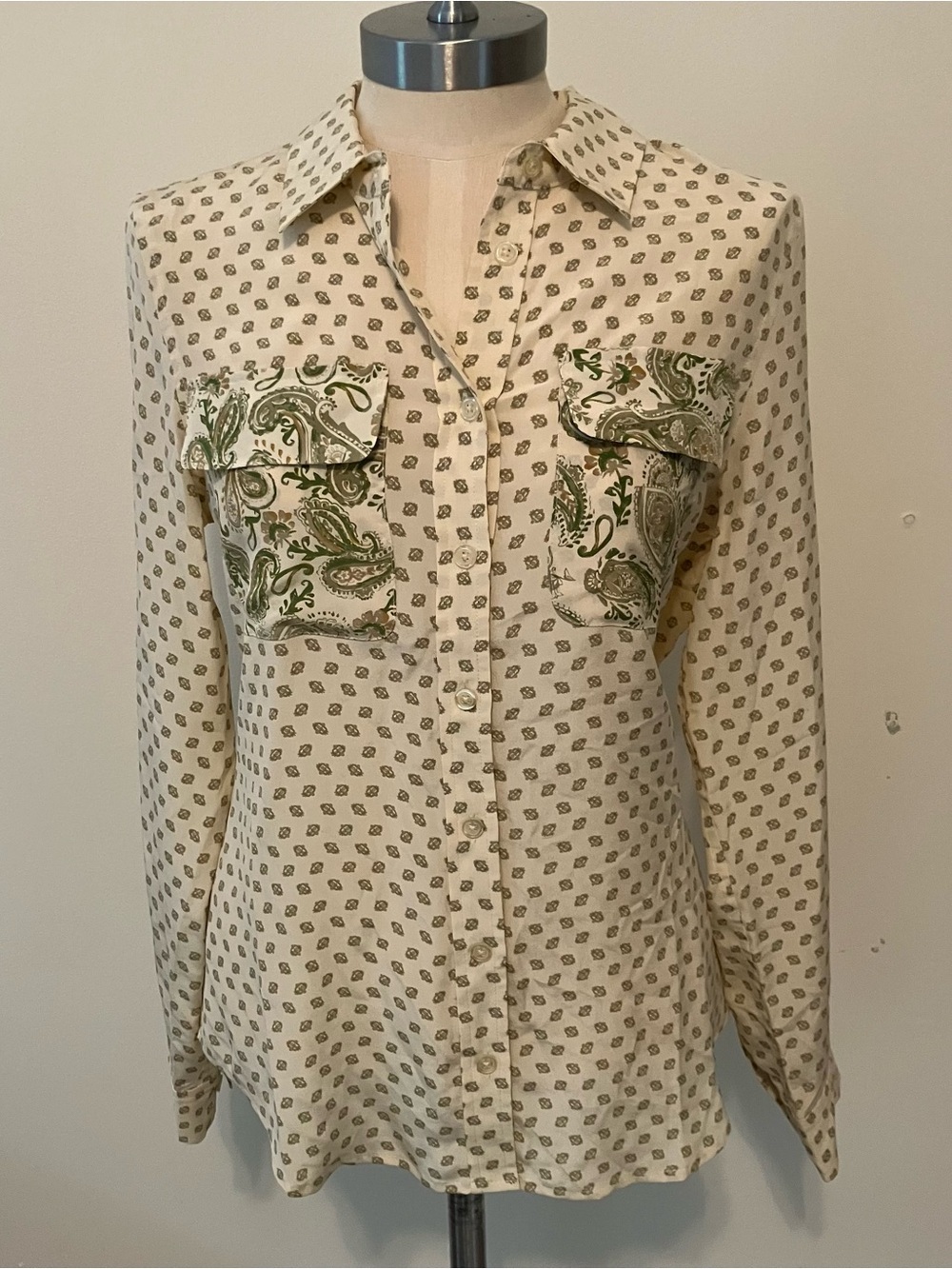 New Women’s XS Orvis Button Down Silk Shirt Blouse Ivory Green Paisley Pockets